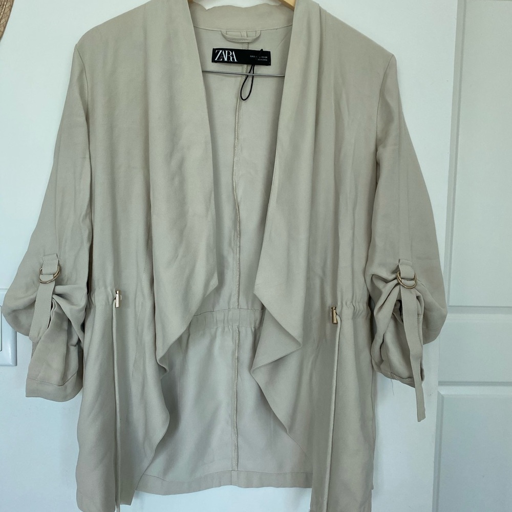 ZARA LIGHTWEIGHT FLOWY JACKET